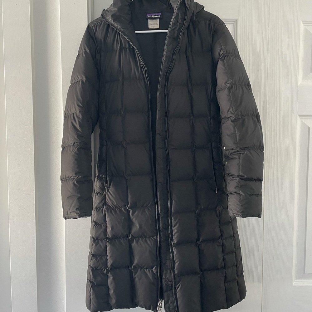 Patagonia Women’s ‘Down With It’ Parka, Small, Black